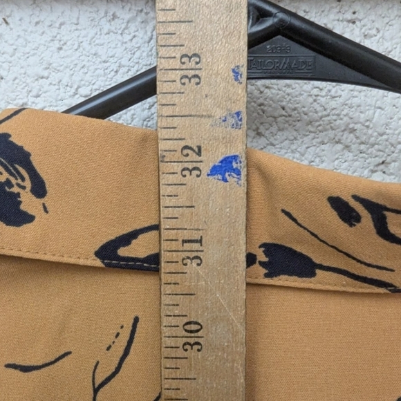 Creation XXL plus sized button down blouse in golden yellow and navy - Picture 12 of 12